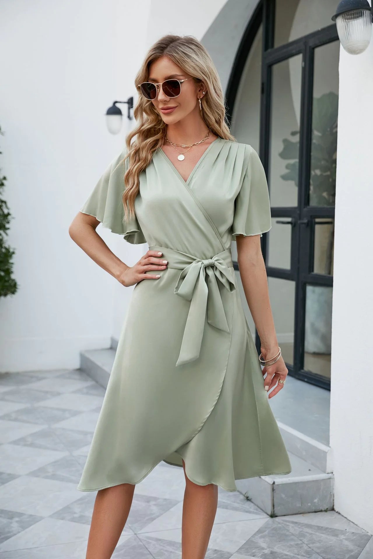 Robe longue fendue à col en V