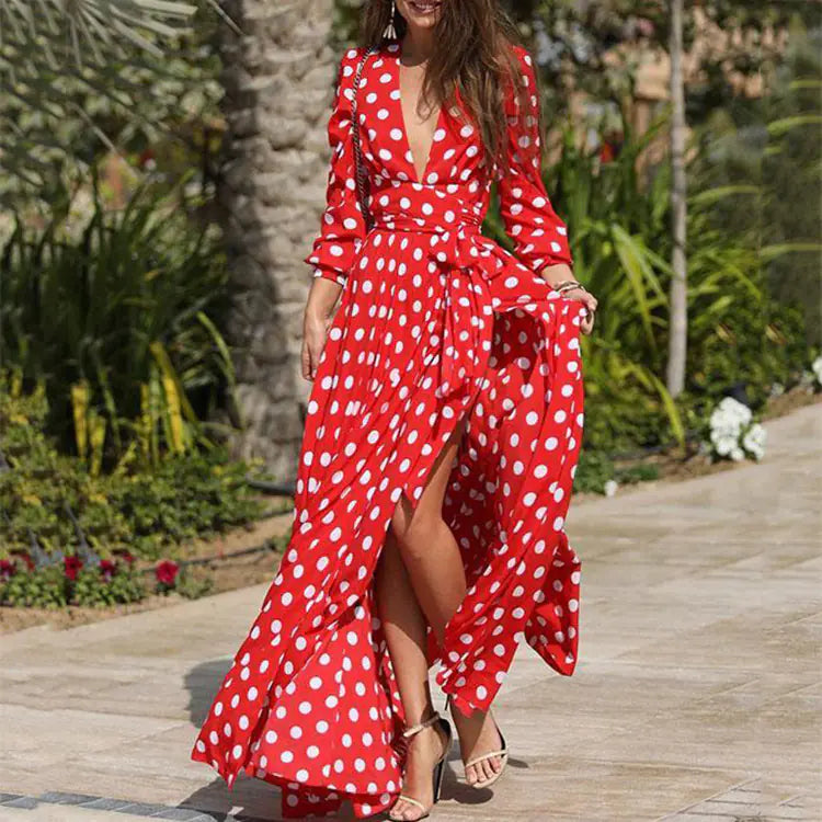 Robe longue à pois et col en V