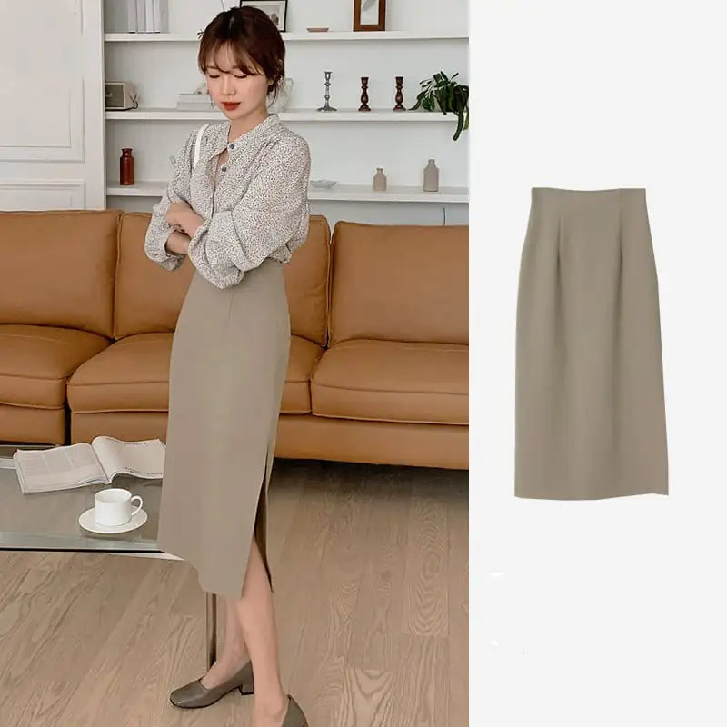 Jupe mi-longue rétro taille haute avec fente