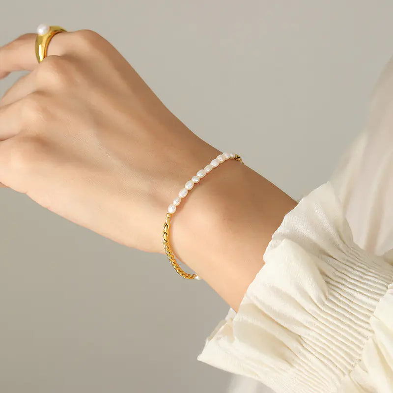 Bracelet en acier titane et perles d'eau douce