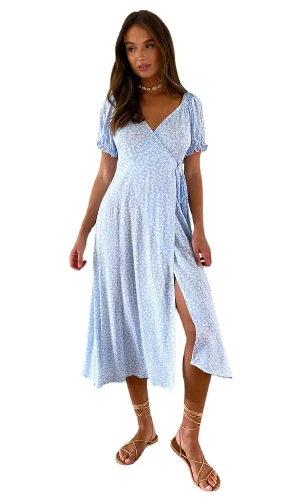 Robe à lacets taille haute et col en V en mousseline imprimée