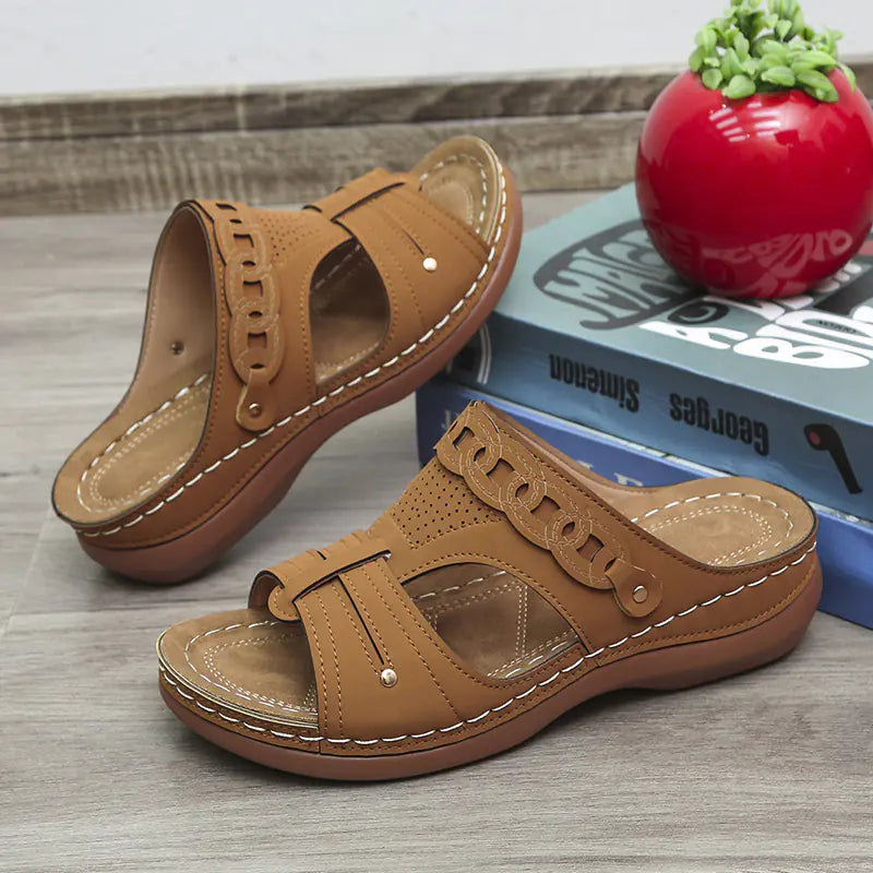 Chaussures romaines à talon compensé et bout rond pour femmes