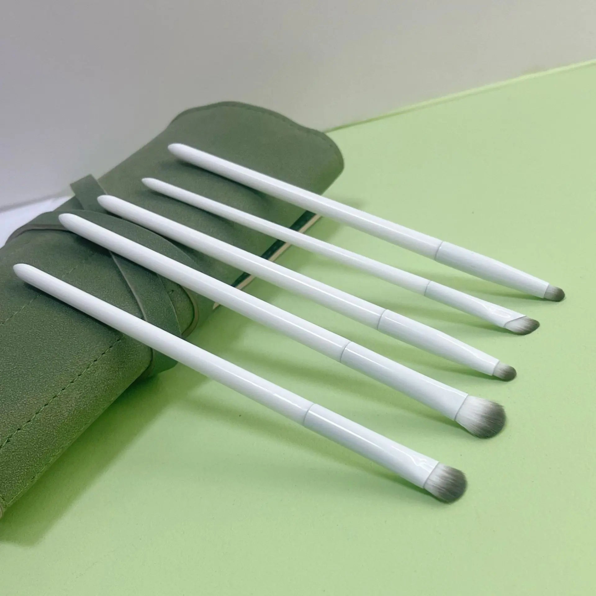 Ensemble de 12 pinceaux de maquillage pour les yeux et le visage