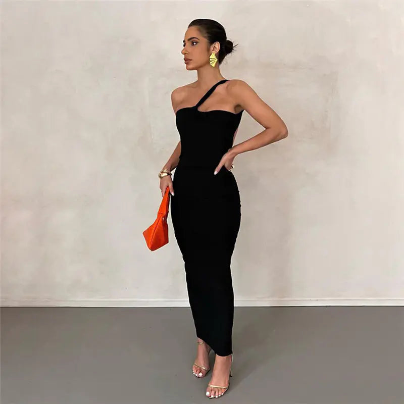 Robe à épaules dénudées