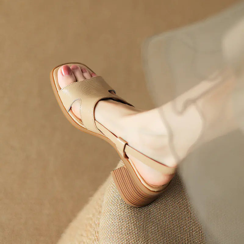 Talons carrés chics et minimalistes