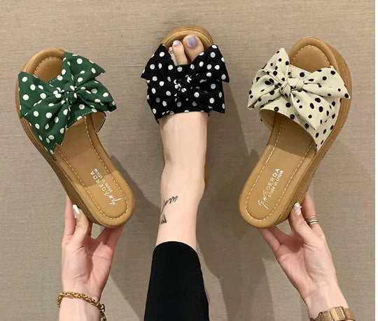 Sandales compensées à talons hauts tendance