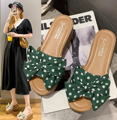 Sandales compensées à talons hauts tendance
