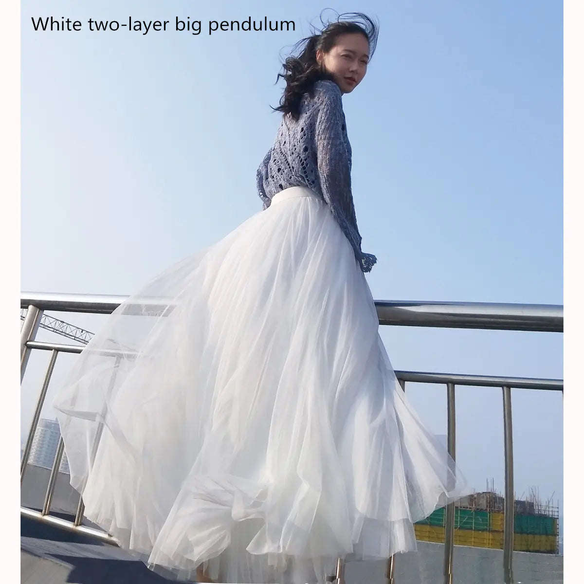 Fluffy Mesh Skirt for a Slim Look