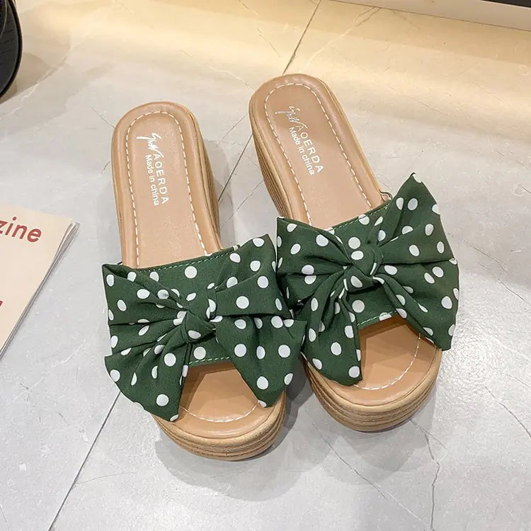 Sandales compensées à talons hauts tendance