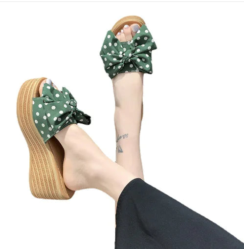 Sandales compensées à talons hauts tendance