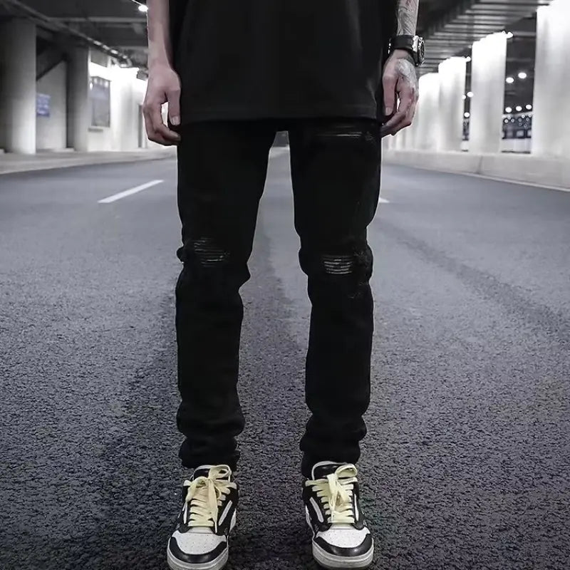 Slim-Fit Zippered Jeans for a Stylish Look