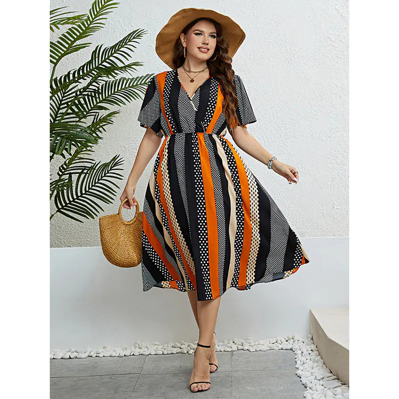 Robe d'été grande taille à manches courtes et col en V
