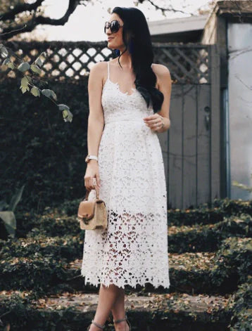 Robe en dentelle à motif floral creux (longueur mi-longue)