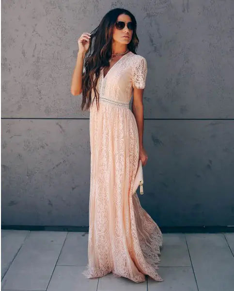 Robe longue en dentelle à col en V