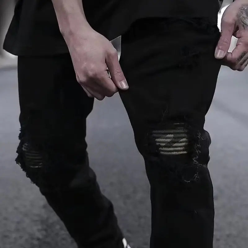Slim-Fit Zippered Jeans for a Stylish Look