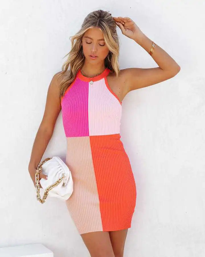 Robe extensible sans manches à col ras du cou et à effet cache-cœur