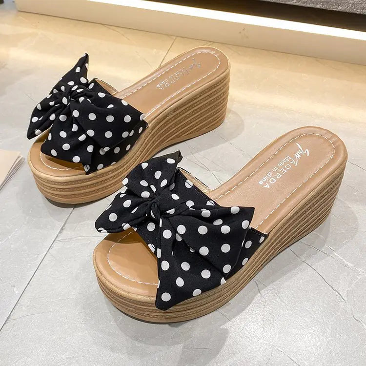 Sandales compensées à talons hauts tendance