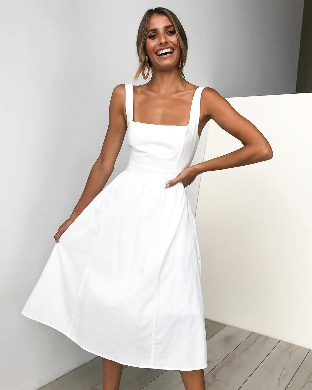 Robe élégante dos nu