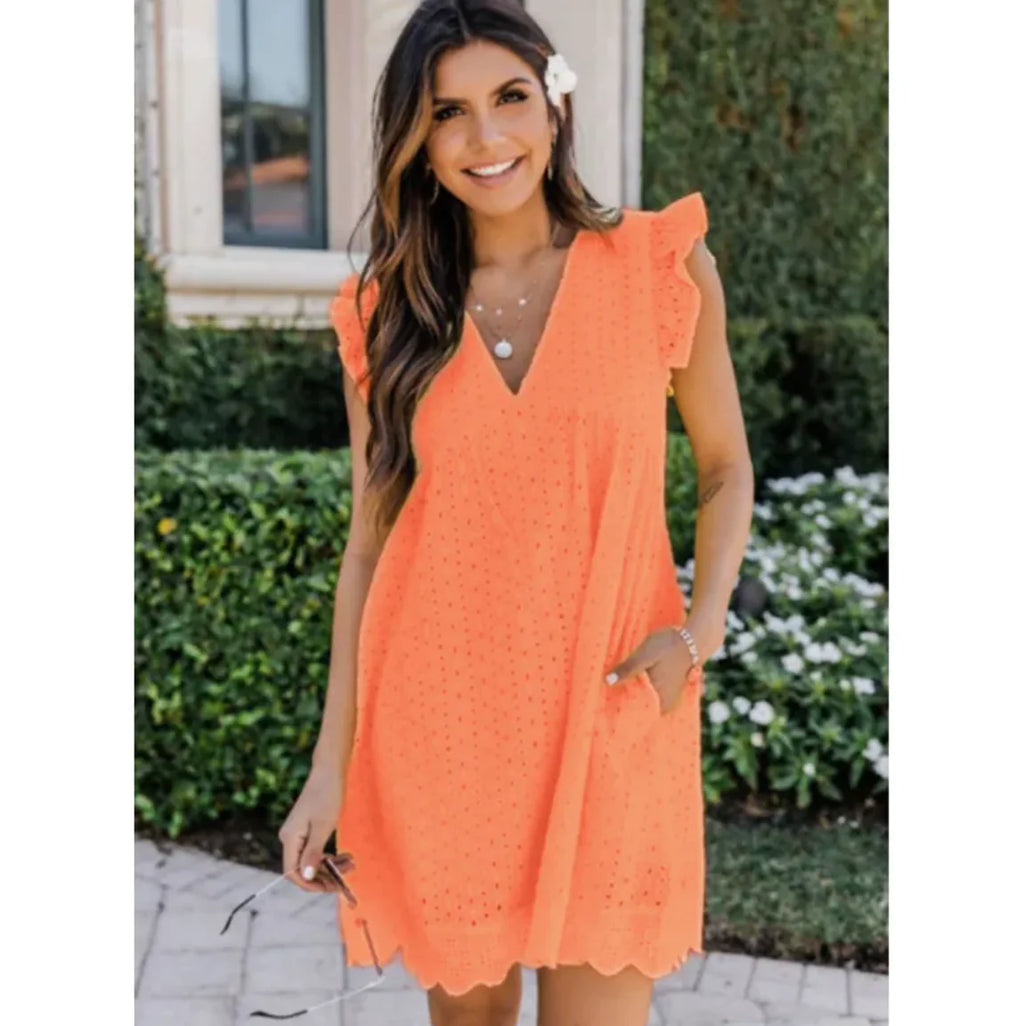 Robe romantique en dentelle ajourée à col en V