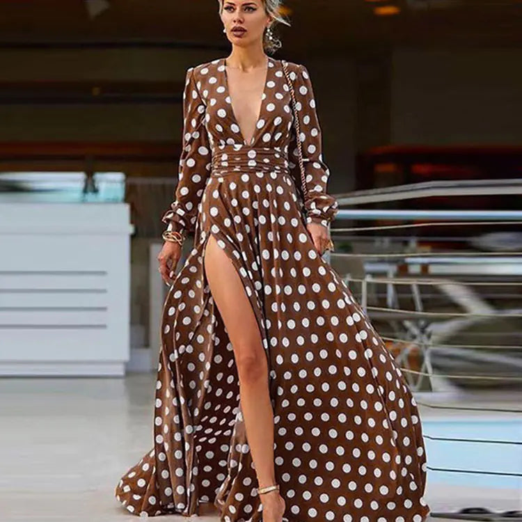Robe longue à pois et col en V