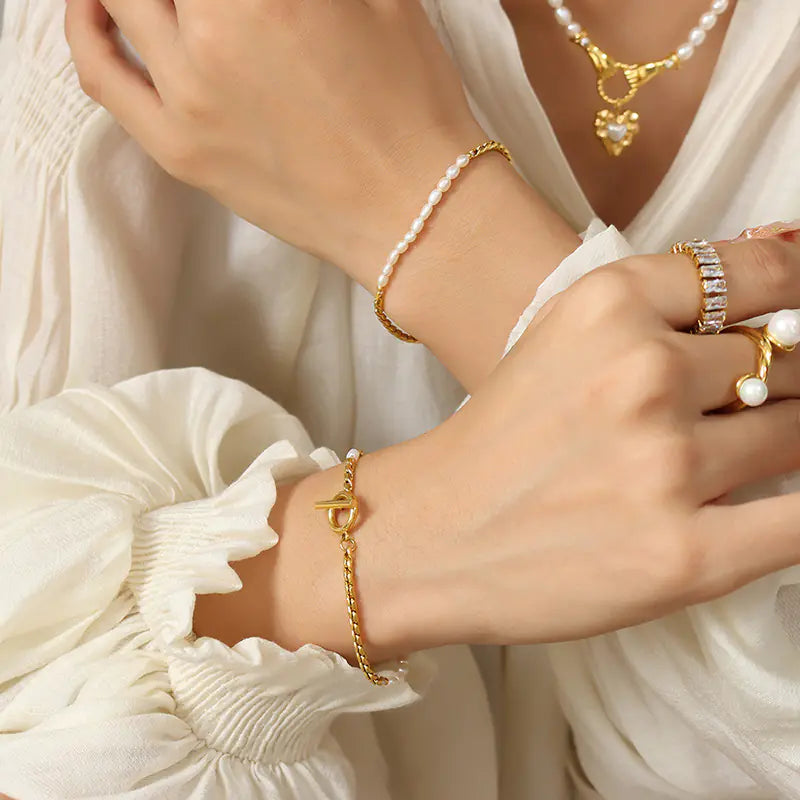 Bracelet en acier titane et perles d'eau douce