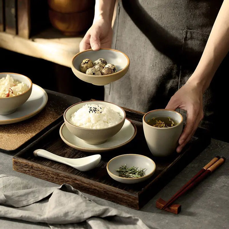 Service de table en céramique de style japonais avec petit bol
