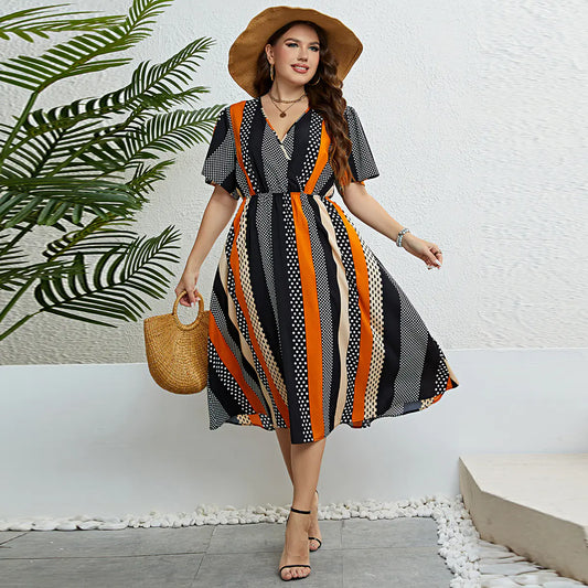 Robe d'été grande taille à manches courtes et col en V