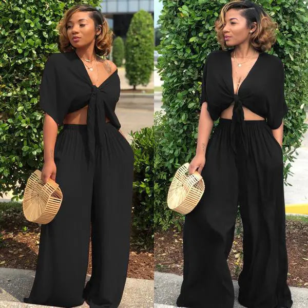 Ensemble deux pièces à manches courtes et décolleté en V profond avec pantalon large