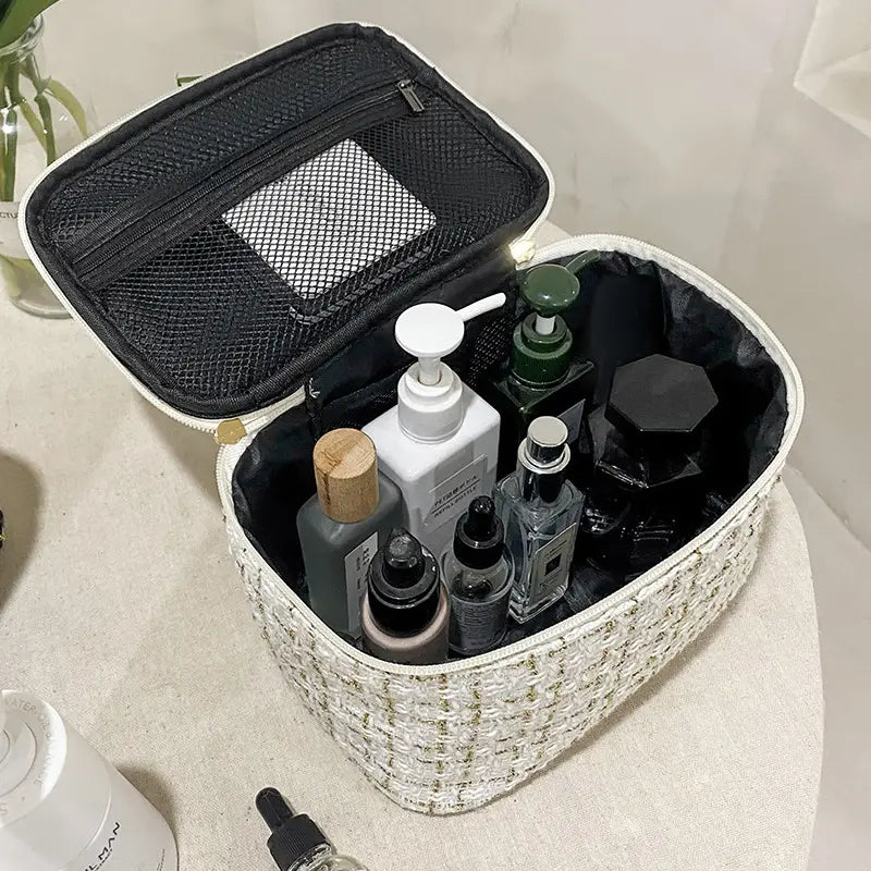 Trousse de maquillage de grande capacité pour femme, idéale pour le rangement en voyage