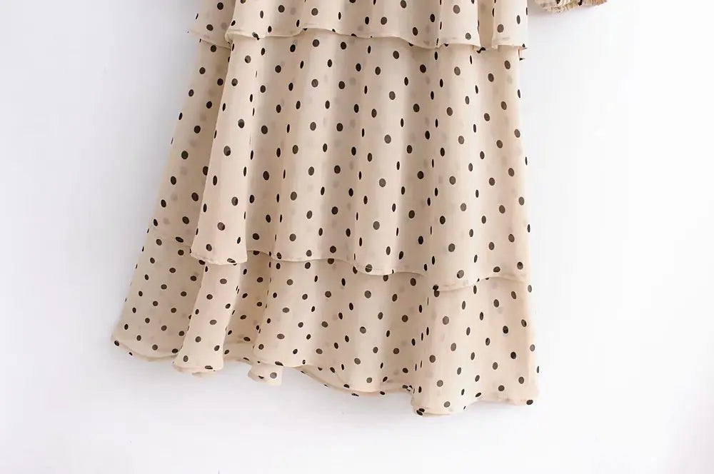 Robe à pois et volants