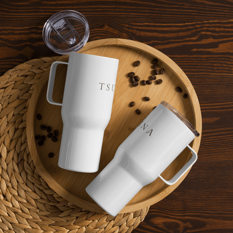 Travel mug with handle