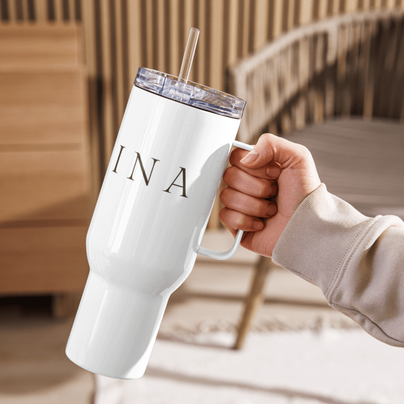 Travel mug with handle