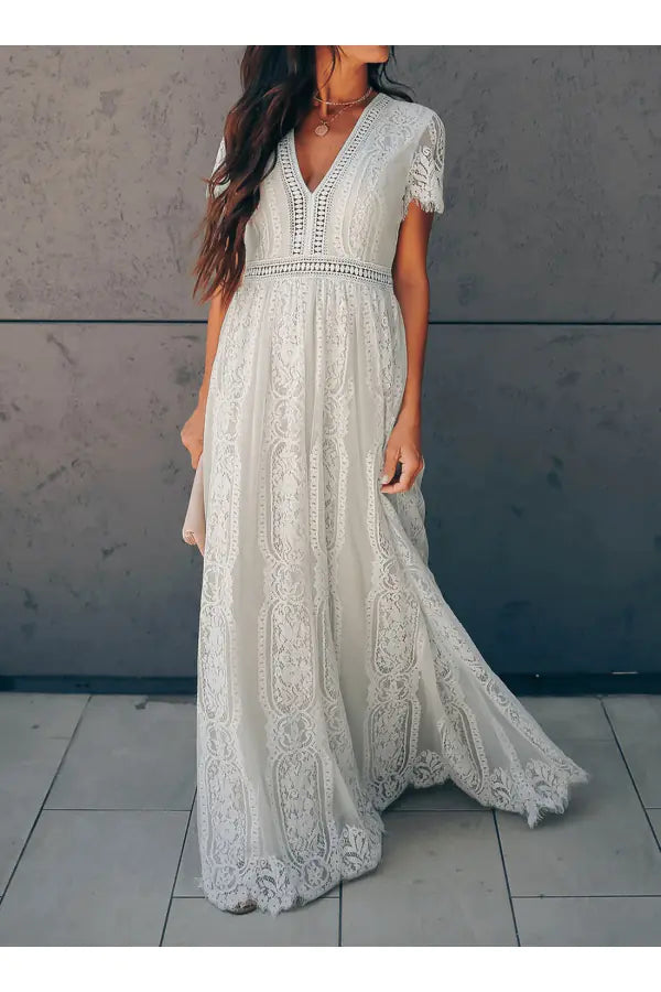 Robe longue en dentelle à col en V