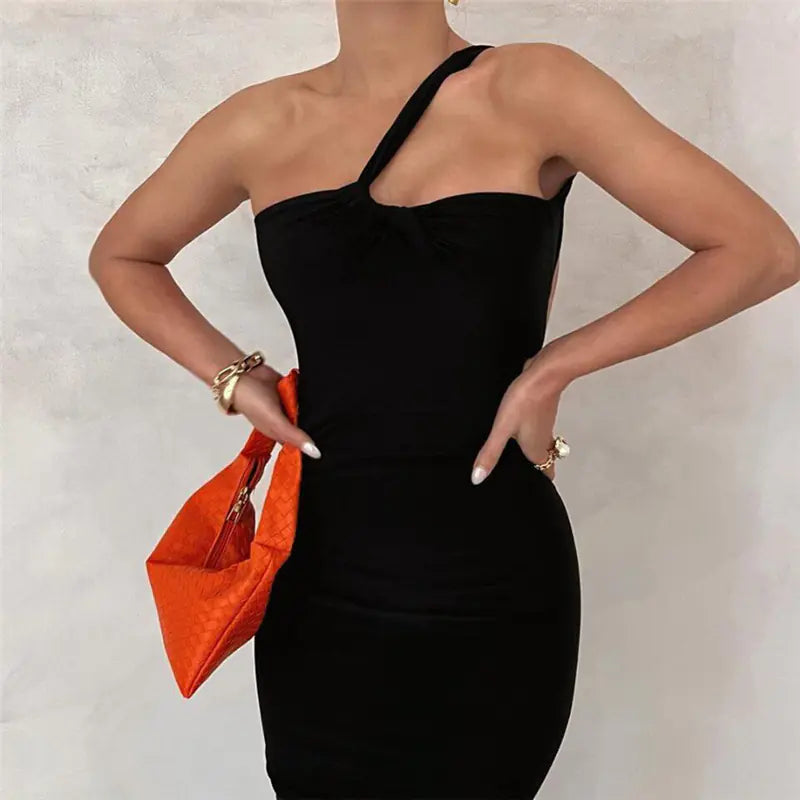 Robe à épaules dénudées