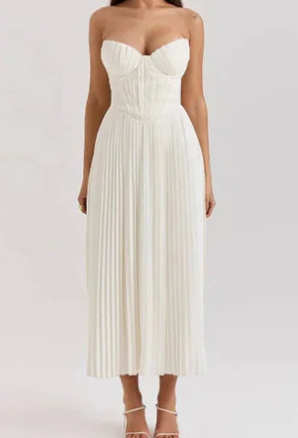 Robe longue plissée ivoire avec élégant col en V (une pièce)