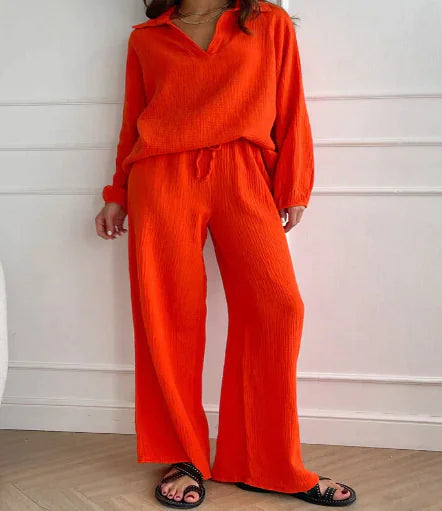 Ensemble deux pièces avec col en V et pantalon