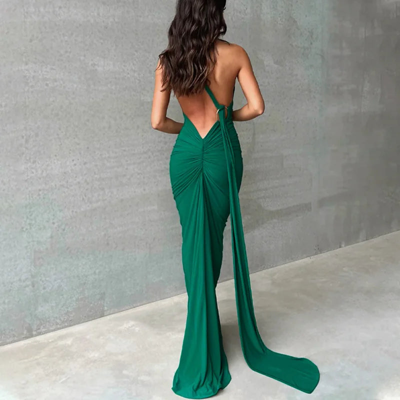 Robe longue dos nu à épaules inclinées