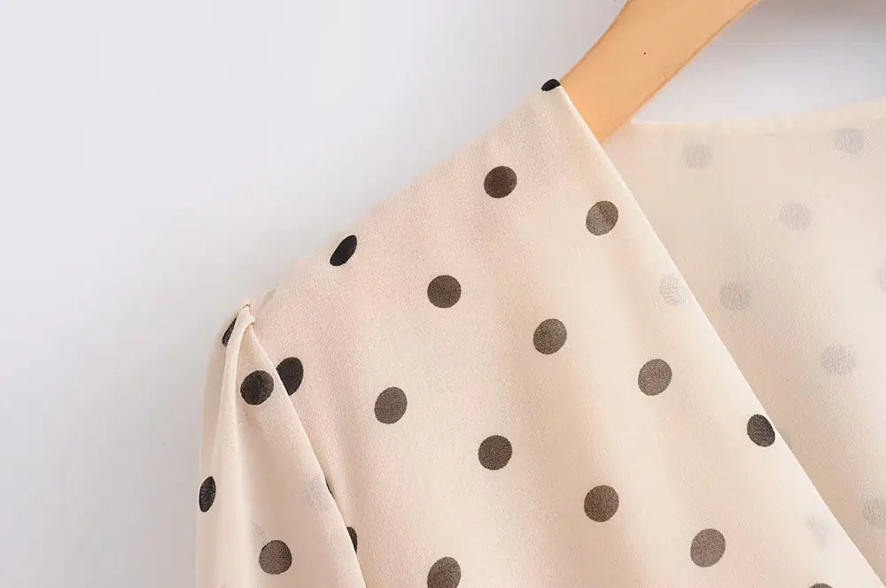 Robe à pois et volants
