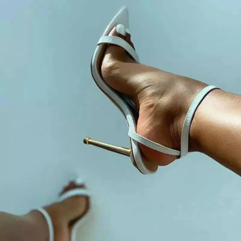 Sandales à talons aiguilles pointues chics